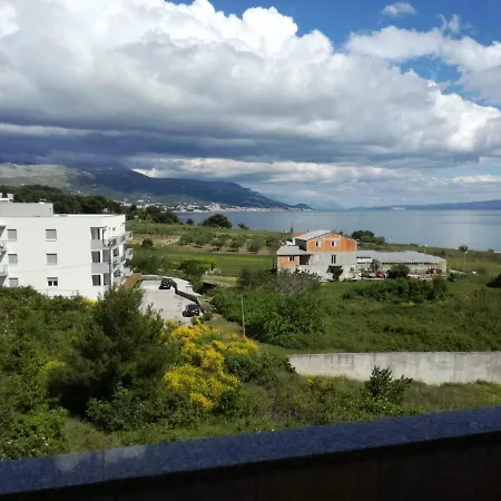 Apartment Lo