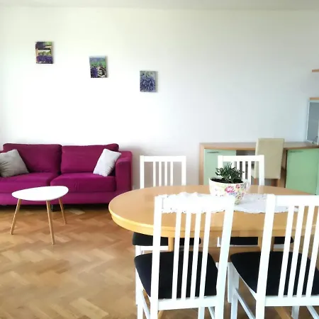 Apartment Lo *