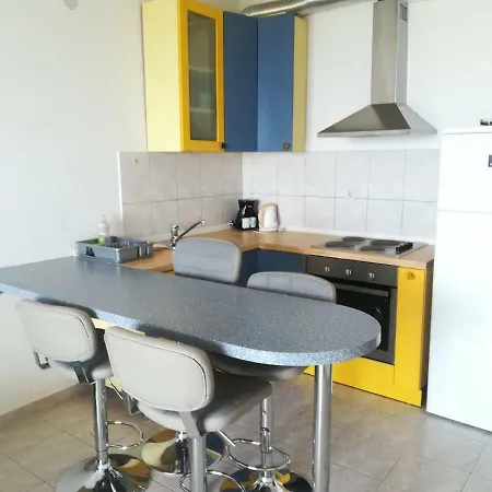 Apartment Lo